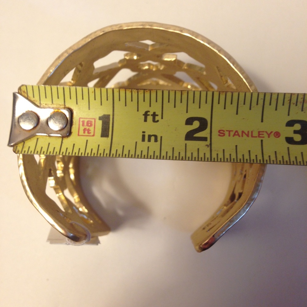 GOLD CUFF - Picture 4 of 4
